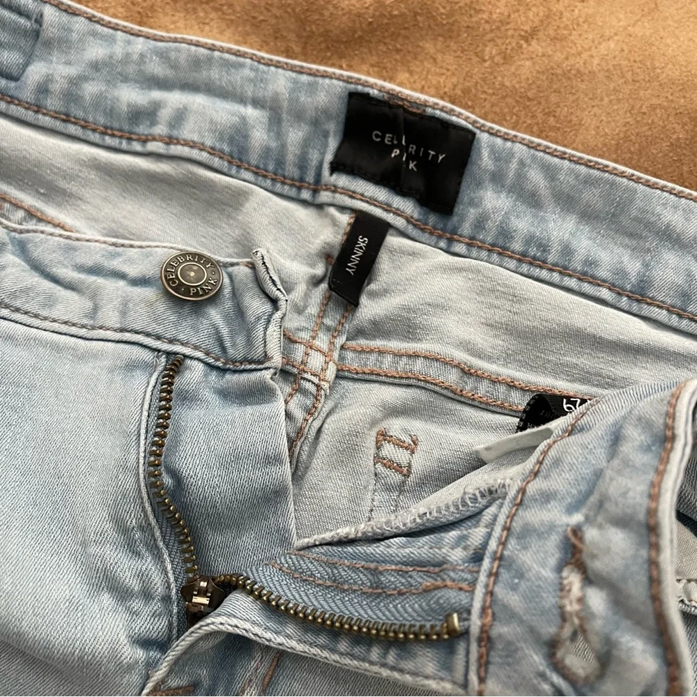 Celebrity Pink Jeans Skinny Stretch Light Wash Jeans Size 9/29 - Picture 4 of 14
